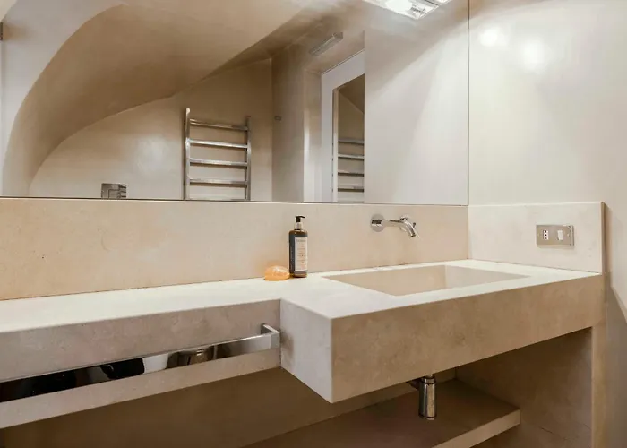 Piazza Navona Luxury Loft